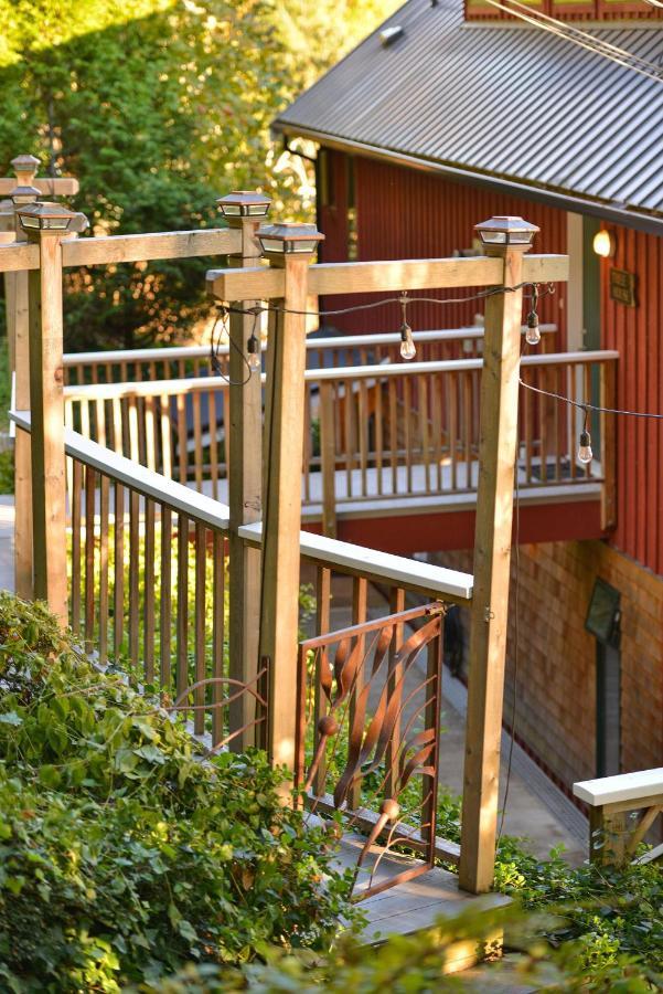 Salishan Tree House Suite Cowichan Bay Esterno foto